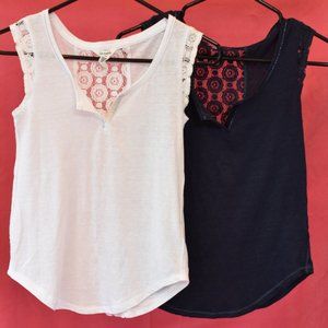 Women's Aeropostale blouses black/white size XS